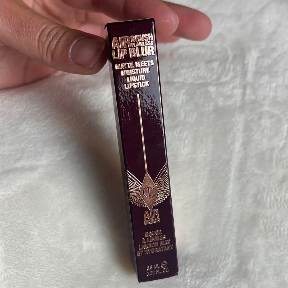 CHARLOTTE TILBURY Airbrush Flawless Matte Lip Blur Liquid Lipstick